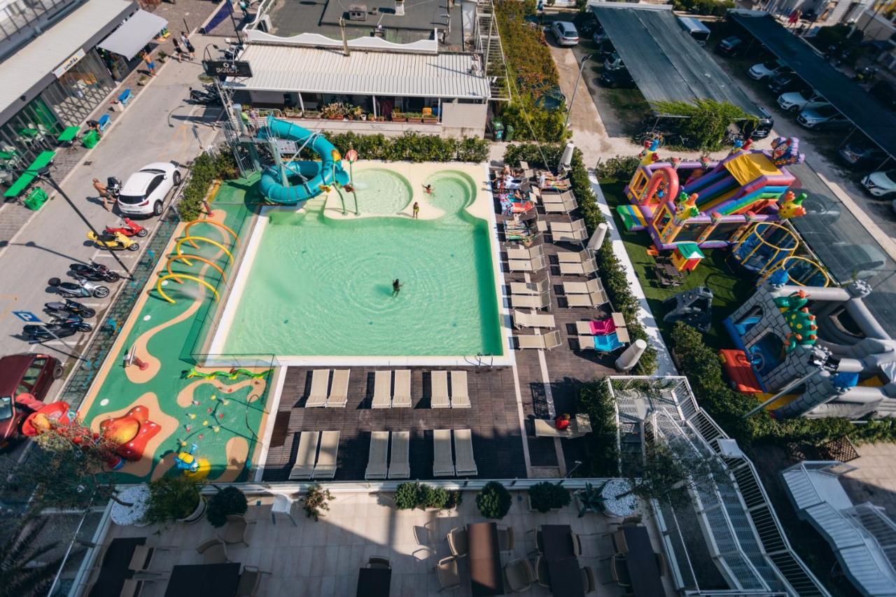Trevi Family Resort Cattolica Exteriér fotografie