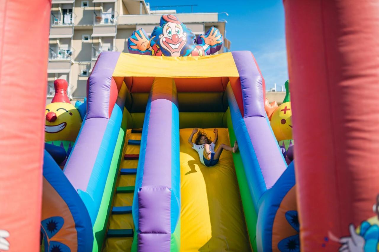 Trevi Family Resort Cattolica Exteriér fotografie