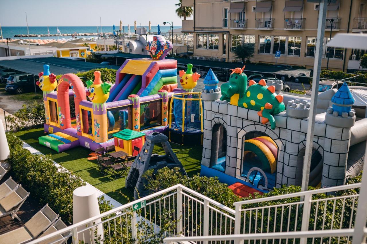 Trevi Family Resort Cattolica Exteriér fotografie