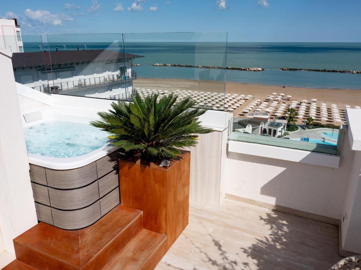 Trevi Family Resort Cattolica Exteriér fotografie